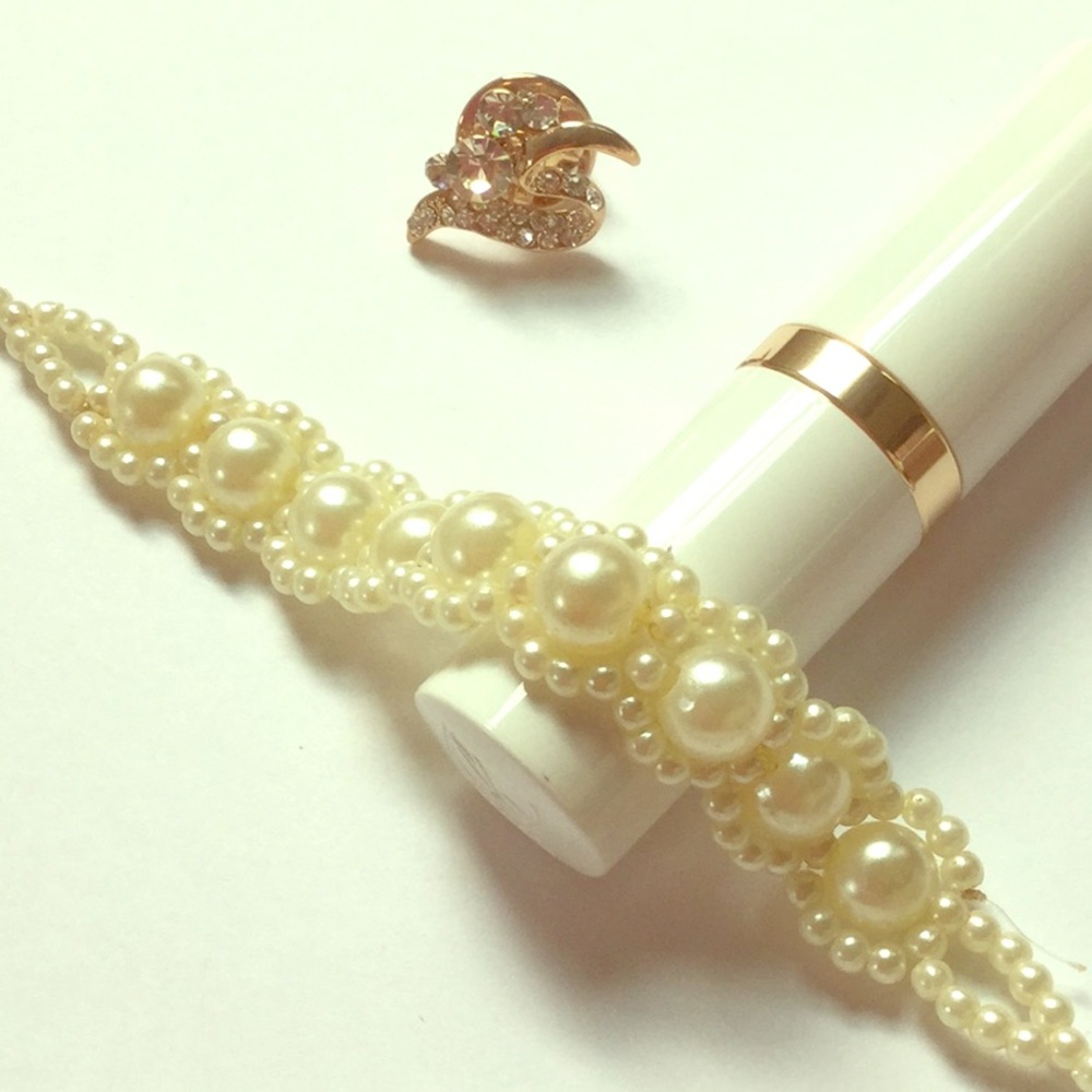 Jewel heart pin